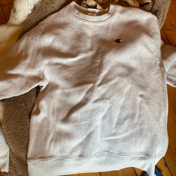 Women’s Champion sweatshirt - Picture 4 of 4